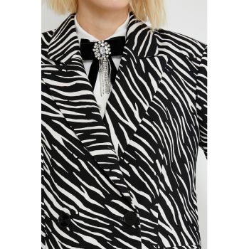 Sacou cu doua randuri de nasturi si imprimeu zebra