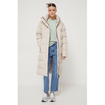 Superdry geaca femei, culoarea bej, de iarna ieftina