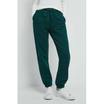 Medicine pantaloni de trening culoarea verde, neted