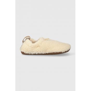 UGG papuci copii K PLUSHY SLIPPER culoarea bej