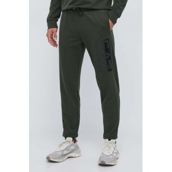EA7 Emporio Armani pantaloni de trening din bumbac culoarea verde, cu imprimeu de firma originali