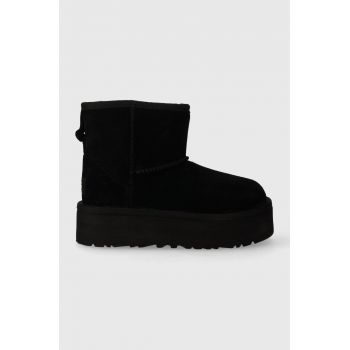 UGG cizme de zapada din piele intoarsa CLASSIC MINI PLATFORM culoarea negru