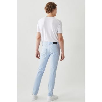 Blugi slim fit cu talie medie