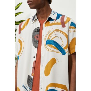 Camasa cu model abstract si maneci scurte