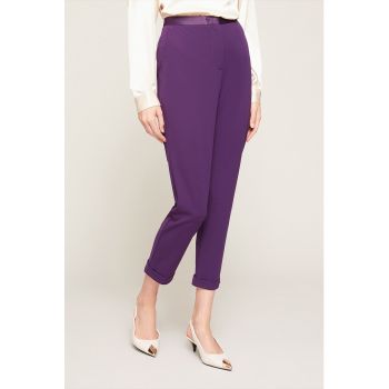 Pantaloni chino crop cu detalii de satin