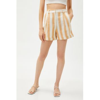 Pantaloni scurti cu model in dungi