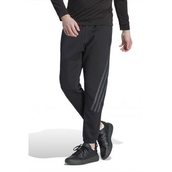 Pantaloni sport conici cu logo