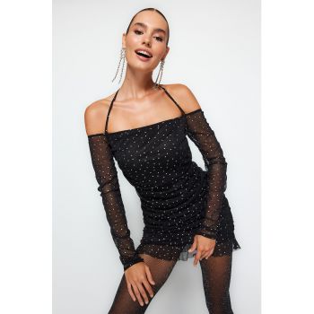 Rochie mini cu decolteu pe umeri