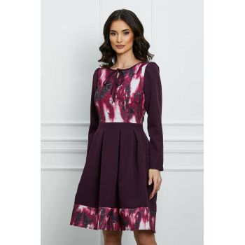 Rochie Moze mov cu imprimeu floral magenta la bust ieftina