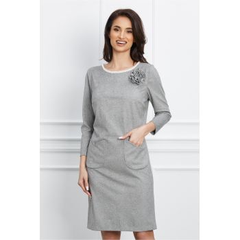 Rochie Ramona gri cu aplicatie florala si buzunare