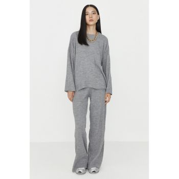 Set de pantaloni si pulover striat