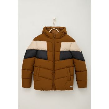 Geaca cu model colorblock