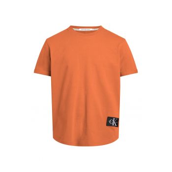 Tricou cu decolteu la baza gatului si aplicatie logo