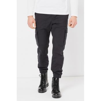 Pantaloni cargo din amestec de bumbac cu buzunare cu clapa