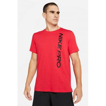 Tricou cu tehnologie Dri-Fit si imprimeu logo - pentru fitness