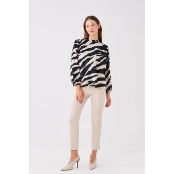 Bluza cu maneci bufante si animal print