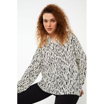 Bluza lejera cu imprimeu grafic