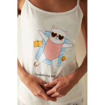Pijama cu pantaloni scurti si imprimeu grafic