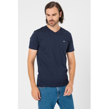 Tricou slim fit cu decolteu in V