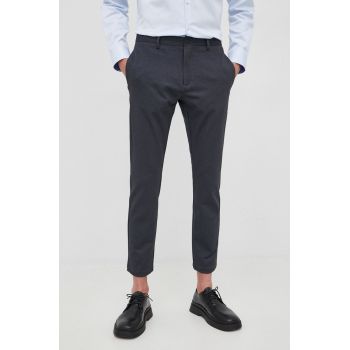HUGO pantaloni barbati, culoarea gri, mulata