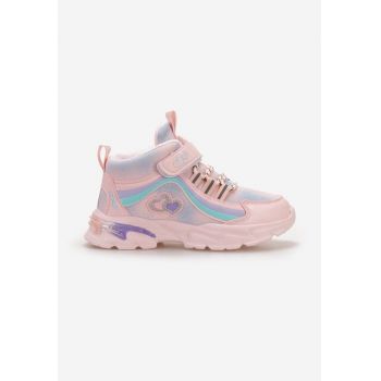 Sneakers fete Starfall roz