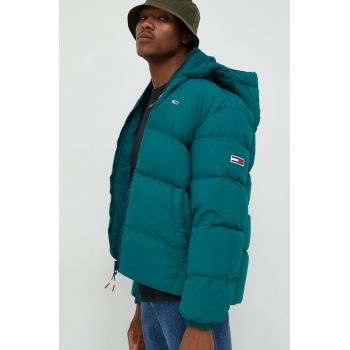 Tommy Jeans geaca de puf barbati, culoarea verde, de iarna