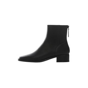 Ghete de piele Kas