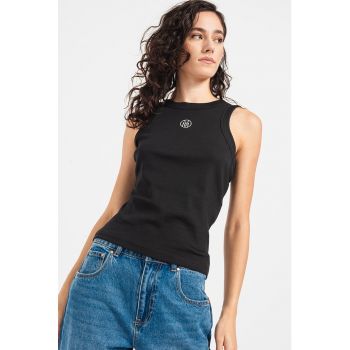 Top cu aspect striat Caia