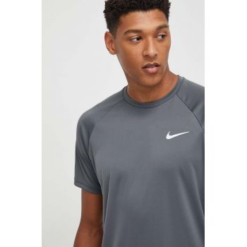 Nike tricou de antrenament culoarea gri, neted ieftin