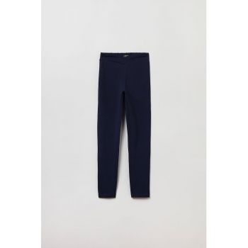 Pantaloni sport cu buzunare pe partea din spate