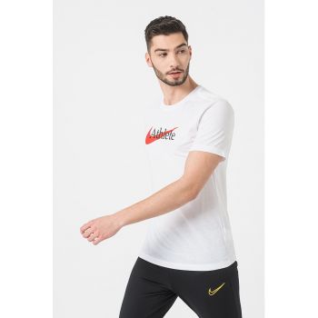 Tricou regular fit cu logo si tehnologie Dri-Fit pentru antrenament