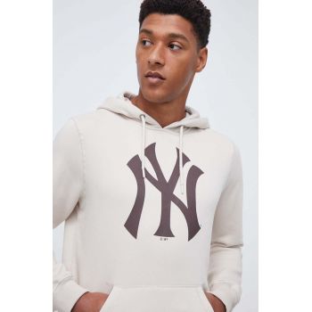 47brand bluza MLB New York Yankees barbati, culoarea bej, cu glugă, cu imprimeu ieftin