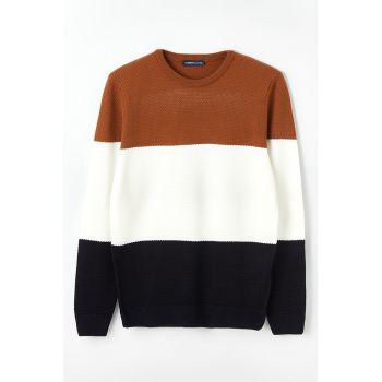 Pulover cu decolteu la baza gatului si model colorblock