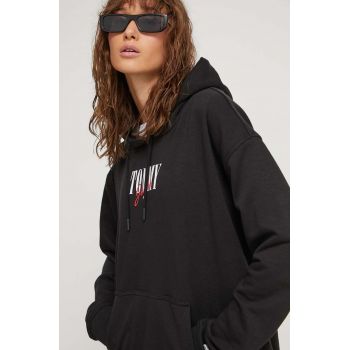 Tommy Jeans bluza femei, culoarea negru, cu glugă, cu imprimeu