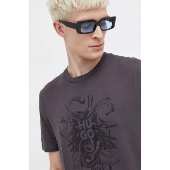 HUGO tricou din bumbac barbati, culoarea gri, cu imprimeu