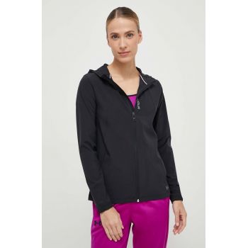 Under Armour jachetă de alergare OutRun the Storm culoarea negru