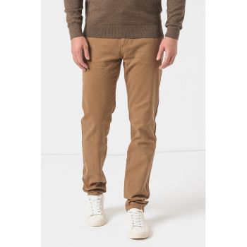 Pantaloni chino slim fit cu talie medie