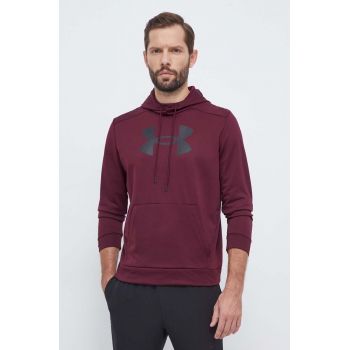 Under Armour hanorac de antrenament culoarea bordo, cu glugă, cu imprimeu de firma original