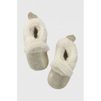 Shoo Pom pantofi din piele intoarsa pentru bebe culoarea bej de firma original