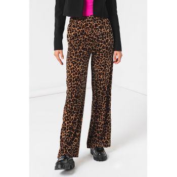 Pantaloni cu croiala ampla si animal print Accetto