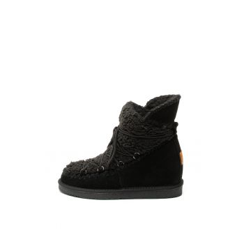 Ghete de piele intoarsa si blana shearling sintetica - cu talpa wedge ascunsa