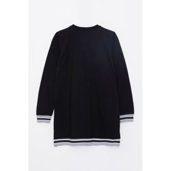 Rochie sport mini cu decolteu la baza gatului