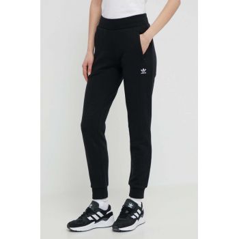 adidas Originals pantaloni de trening din bumbac culoarea negru, uni IA6479