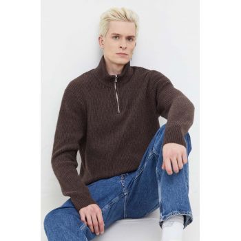 Abercrombie & Fitch pulover barbati, culoarea maro, cu turtleneck de firma original