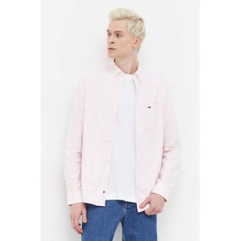 Tommy Jeans cămașă din bumbac bărbați, culoarea roz, cu guler button-down, regular DM0DM18335 ieftina
