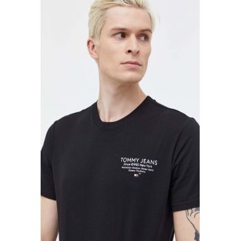 Tommy Jeans tricou din bumbac barbati, culoarea negru, cu imprimeu