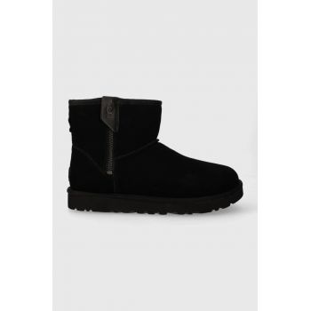 UGG cizme de zapada din piele intoarsa Classic Mini Bailey Zip culoarea negru, 1151230