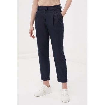 Pantaloni crop conici