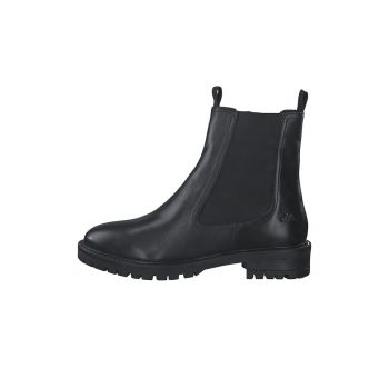 Ghete din piele
