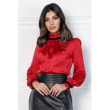 Bluza MBG rosie cu benzi catifelate la guler si maneci la reducere